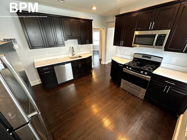 74 Weld Hill St, Unit 2 in Boston, MA - Building Photo - Building Photo