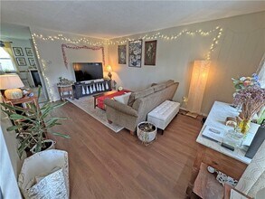 1082f Mt Hope Ave in Rochester, NY - Building Photo - Building Photo