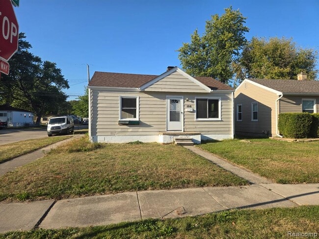 108 W Kalama Ave
