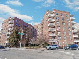 100-25 Queens Blvd in Queens, NY - Building Photo