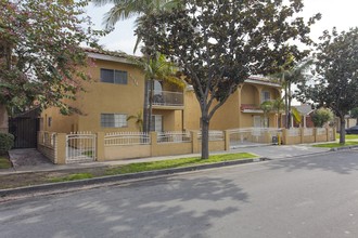 8614-8616 Madison Ave in South Gate, CA - Foto de edificio - Building Photo