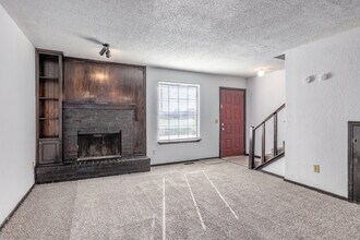 The Southern Place in Oklahoma City, OK - Building Photo - Interior Photo