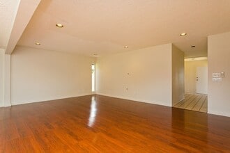 95-877-877 Makaunulau St in Mililani, HI - Building Photo - Building Photo