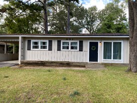 601 Turner St in Kilgore, TX - Building Photo