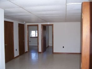 11 Circle St in Brownville, ME - Foto de edificio - Building Photo