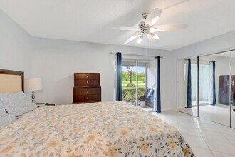 549 Fanshaw N, Unit 5490 in Boca Raton, FL - Foto de edificio - Building Photo