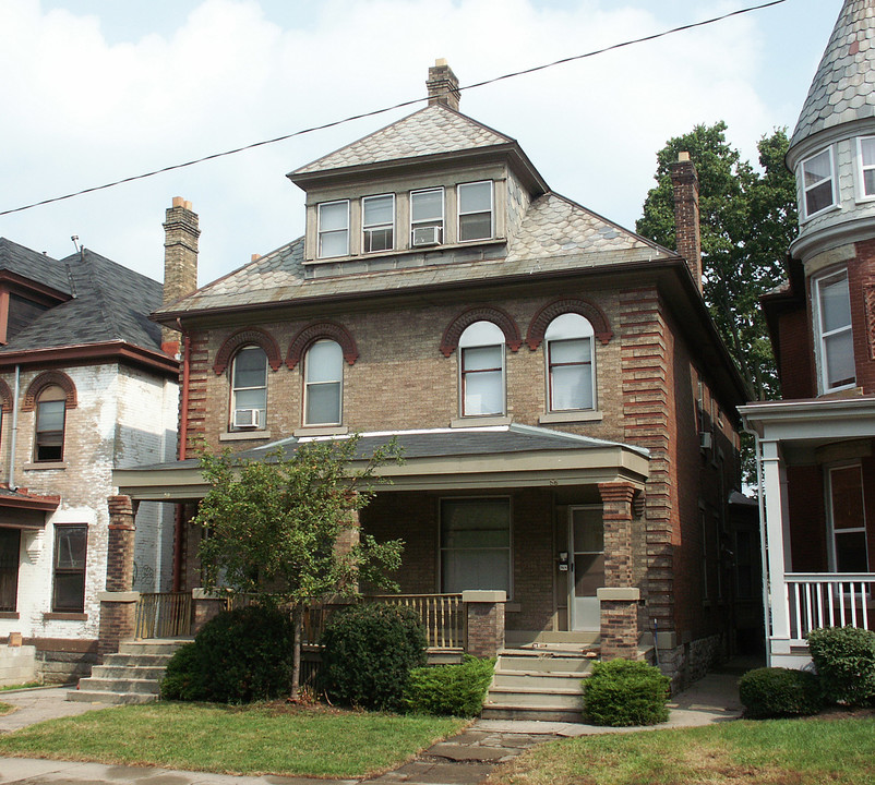 56-58 W 10th Ave in Columbus, OH - Foto de edificio