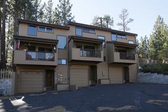 40415 Lakeview Dr in Big Bear Lake, CA - Building Photo - Building Photo