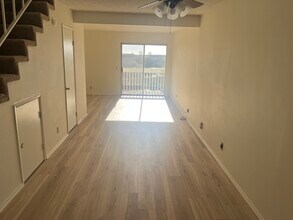 263 S Ventura Rd, Unit 263 in Port Hueneme, CA - Building Photo - Building Photo