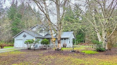 4755 NW Hosman Cir in Silverdale, WA - Building Photo - Building Photo