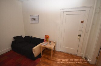 1820 Commonwealth Ave, Unit 15 in Boston, MA - Foto de edificio - Building Photo