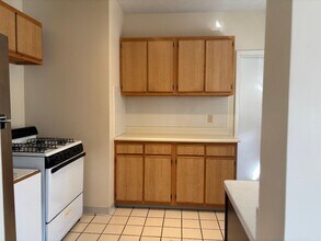 1741 Middlehurst Rd in Cleveland Heights, OH - Building Photo - Building Photo