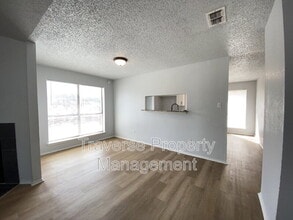 209 Hickory Springs Dr in Euless, TX - Building Photo - Building Photo