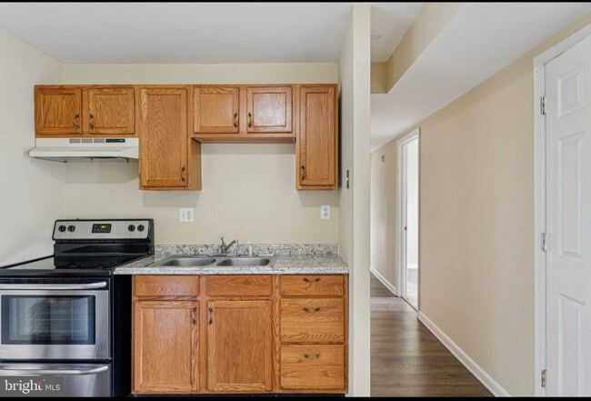 property at 5832 Riverside Dr
