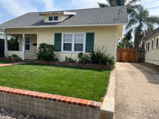 3821 Edna Pl in San Diego, CA - Building Photo - Building Photo