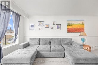 430-430 Ridelle Ave in Toronto, ON - Building Photo - Building Photo