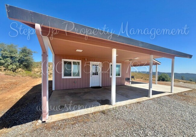 8440 Ponderosa Way in Mountain Ranch, CA - Building Photo - Building Photo