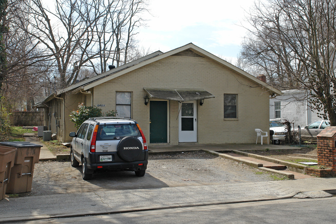 2405 Meharry Blvd in Nashville, TN - Foto de edificio