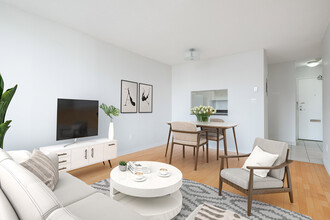 Crystal Court in Vancouver, BC - Building Photo - Building Photo