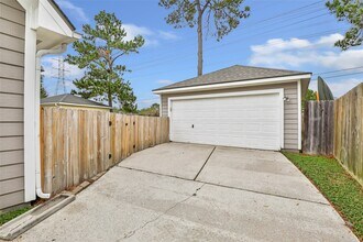 19106 Spruce Bough Ln in Humble, TX - Building Photo - Building Photo