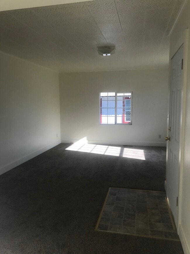 1121 California in Klamath Falls, OR - Building Photo - Building Photo