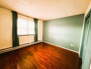 4 Onota Ln in Pittsfield, MA - Foto de edificio - Building Photo
