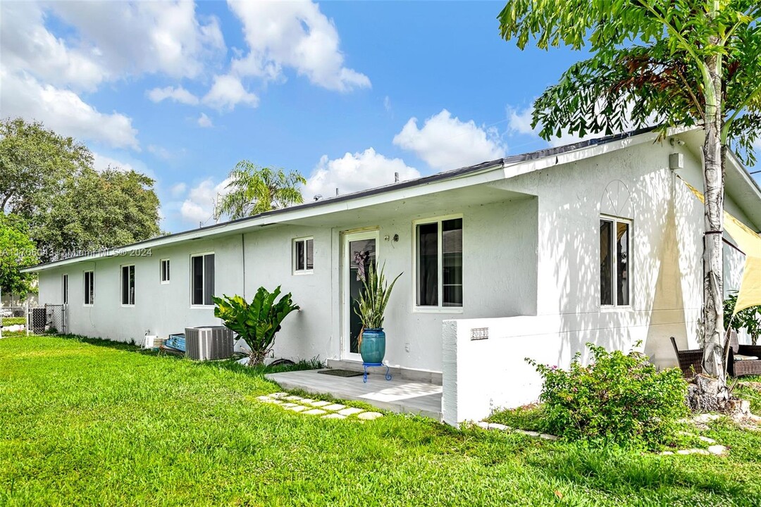 8780 SW 200th Terrace in Cutler Bay, FL - Building Photo