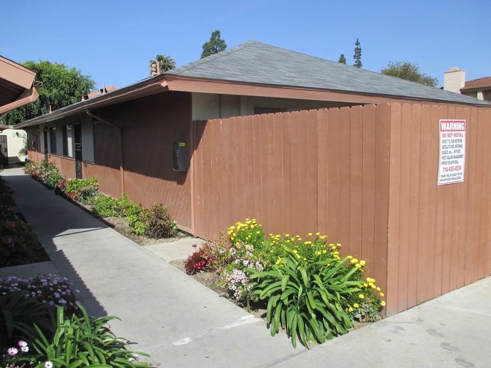 12641-12651 Lorna St in Garden Grove, CA - Building Photo