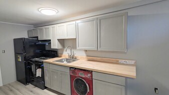 594 4th St in Troy, NY - Building Photo