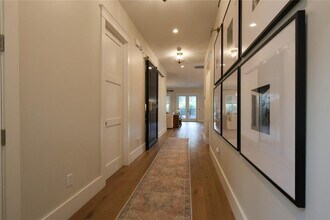 2402 W Parkland Blvd in Tampa, FL - Building Photo - Building Photo