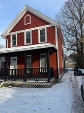 48 2nd St in Irondequoit, NY - Foto de edificio - Building Photo