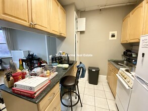 879 Beacon St, Unit 43 in Boston, MA - Building Photo - Building Photo