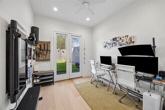 3107 Webster St in Houston, TX - Building Photo - Building Photo