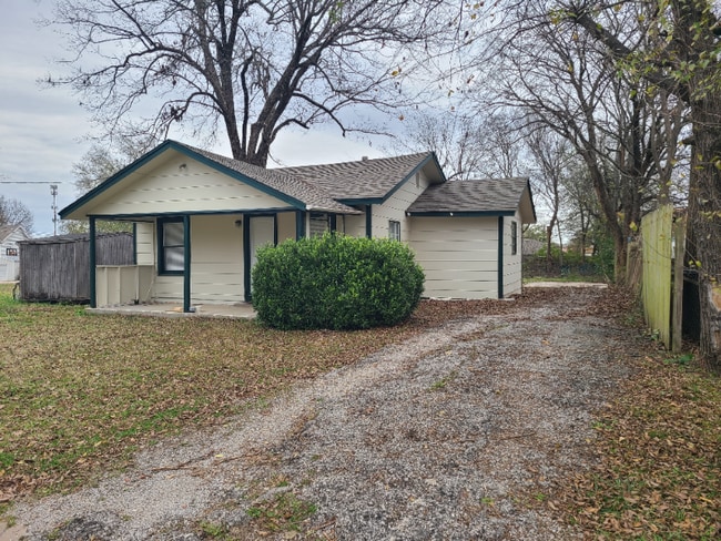 property at 419 S Javine St