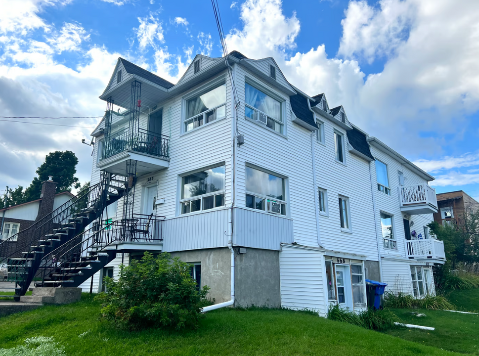 283-287 Albert-Guenette Rue in St-Jérôme, QC - Building Photo