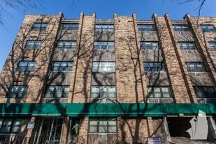 659 W Wrightwood Ave, Unit 304 in Chicago, IL - Building Photo