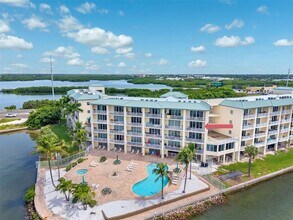 8800 Bay Pines Blvd, Unit 312 in St. Petersburg, FL - Building Photo - Building Photo