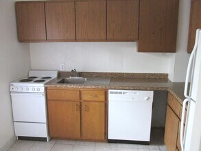 7 Sherman Ter, Unit 2 in Madison, WI - Foto de edificio - Building Photo