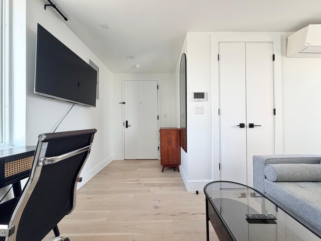 485 Tompkins Ave in Brooklyn, NY - Foto de edificio - Building Photo