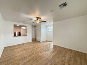 13313 Bristow Dawn in San Antonio, TX - Foto de edificio - Building Photo