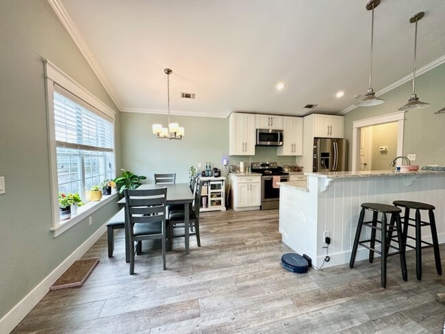 430 Pristine Water Ln in Mary Esther, FL - Building Photo - Building Photo