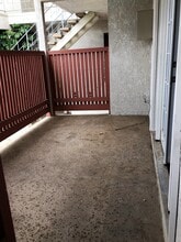 5422 Quakertown Ave, Unit 106 in Los Angeles, CA - Building Photo - Building Photo