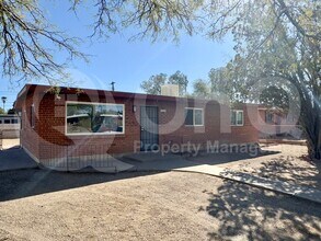 1410 N Desmond Ave in Tucson, AZ - Building Photo - Building Photo