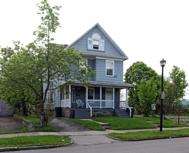 18-20 Bowman St in Rochester, NY - Foto de edificio - Building Photo