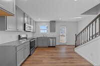 300 Newbridge Wy photo'