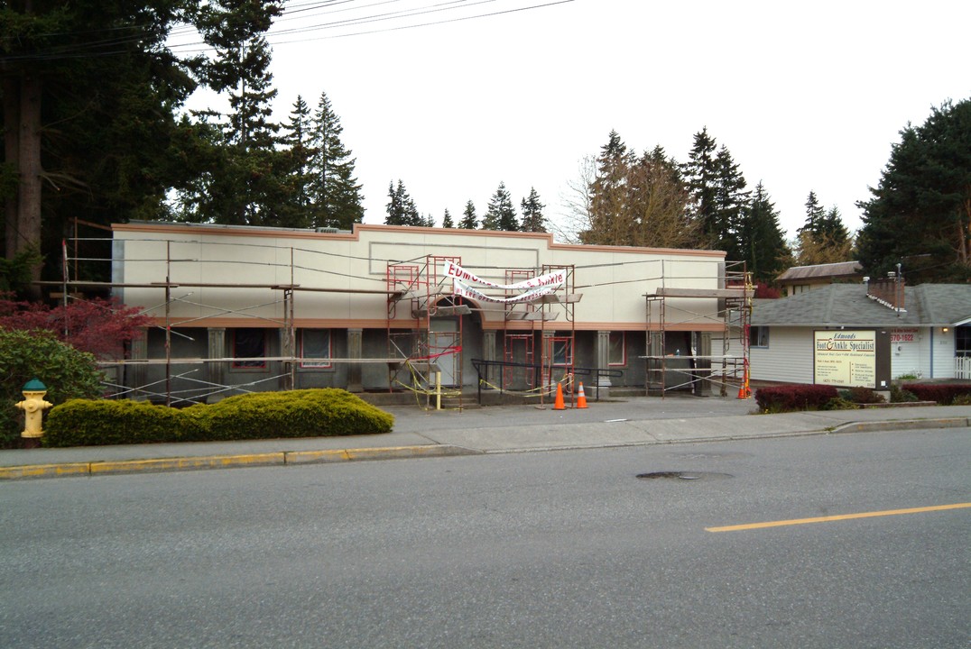 Bldg B in Edmonds, WA - Building Photo