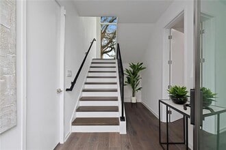 641 Angier Springs Ct NE, Unit 321 in Atlanta, GA - Foto de edificio - Building Photo