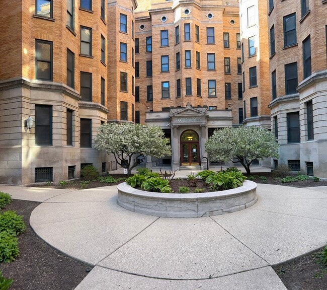 property at 550 W Surf St