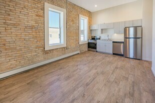 225 N Sibley Ave, Unit 3 in Litchfield, MN - Building Photo