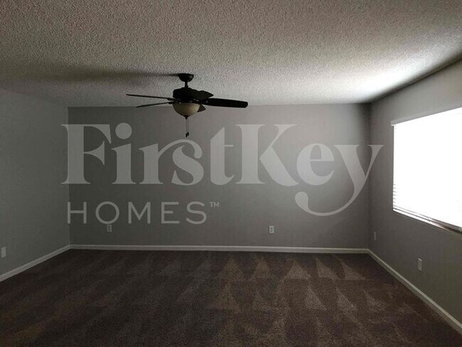 6104 W Nancy Rd in Glendale, AZ - Foto de edificio - Building Photo